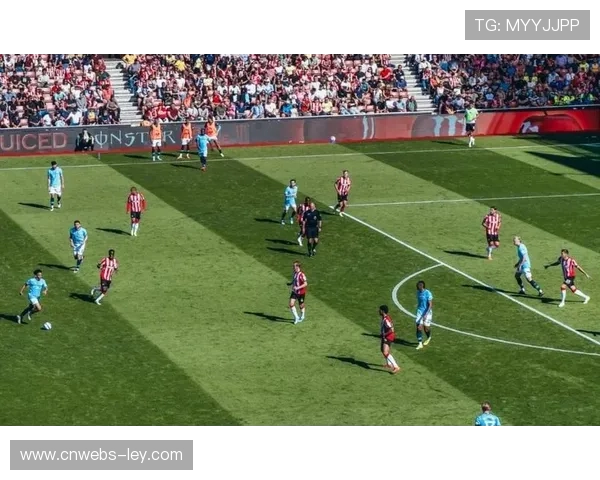 瓜迪奥拉战术调整解析:曼城下半场混乱导致丢分